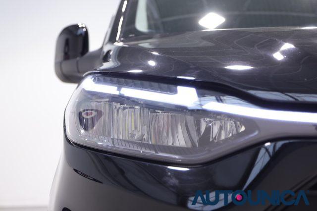 FORD Tourneo Custom 320 2.0 ECOBLUE 170CV AUTOMATICO PL TITANIUM