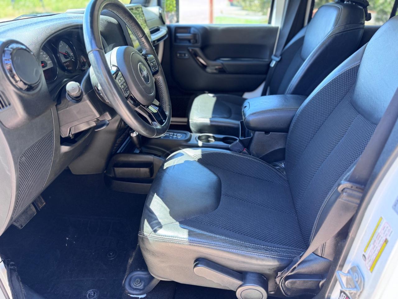 Jeep Wrangler Unlimited 2.8 CRD DPF Sahara Auto