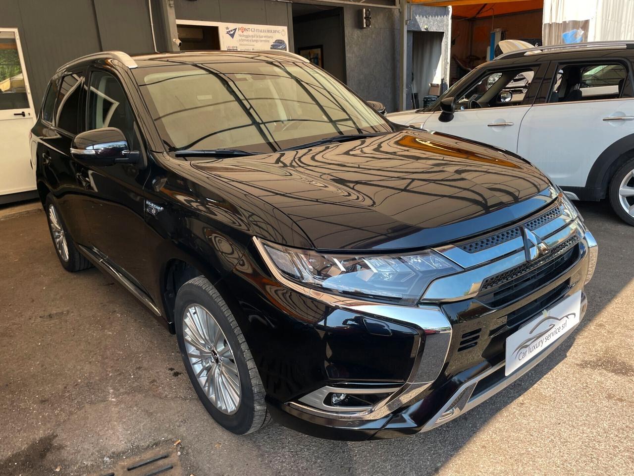 Mitsubishi Outlander 2.4 MIVEC 4WD PHEV Instyle SDA