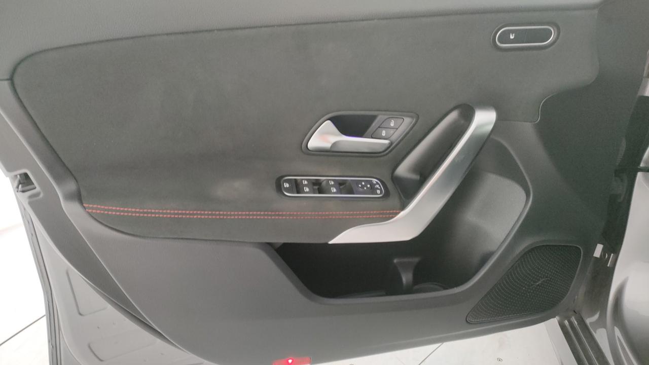 Mercedes-Benz A 200 d Premium auto