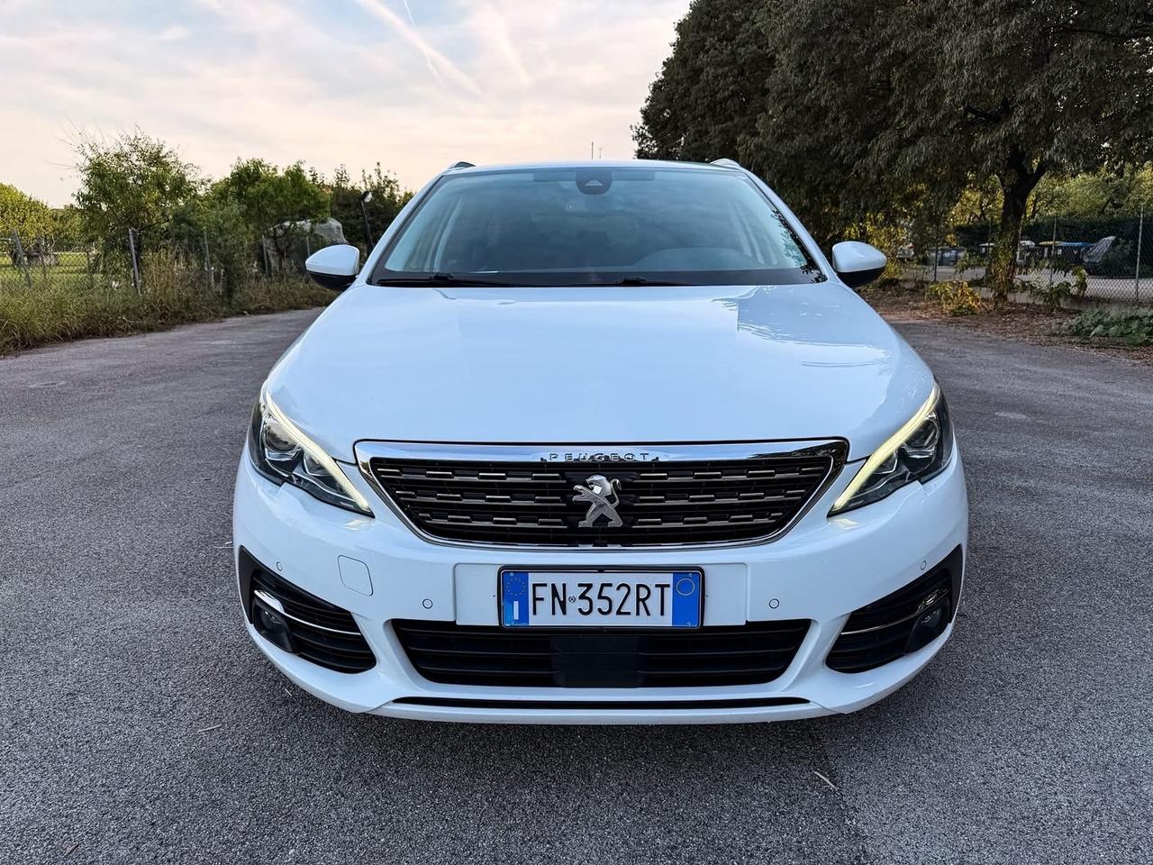 Peugeot 308 BlueHDi 150 S&S SW Allure