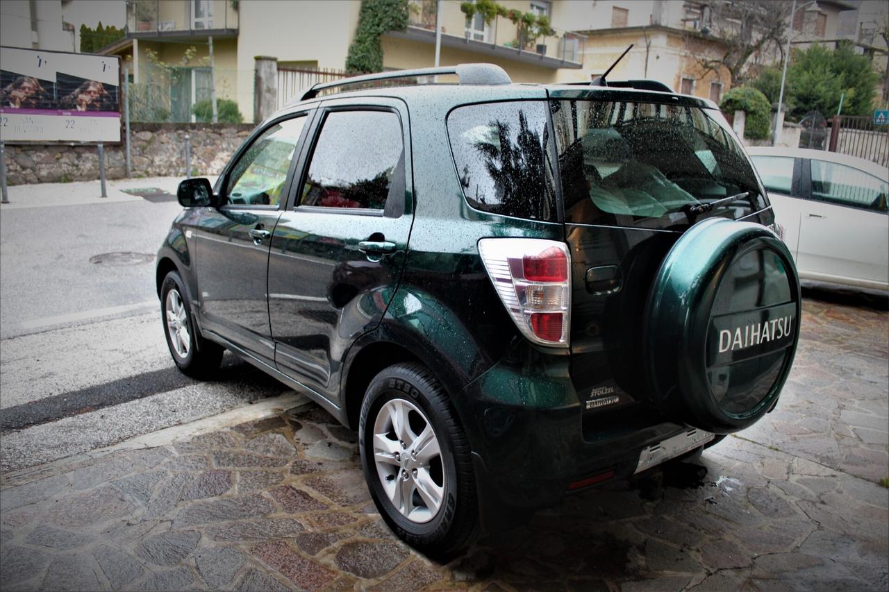 Daihatsu Terios 1.5 4WD Top - Gancio -