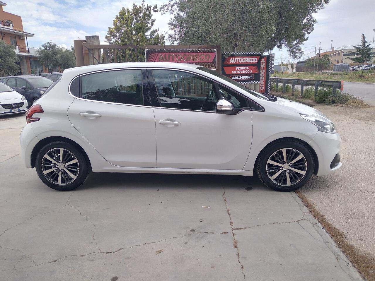 Peugeot 208 BlueHDi 75 5 porte Allure