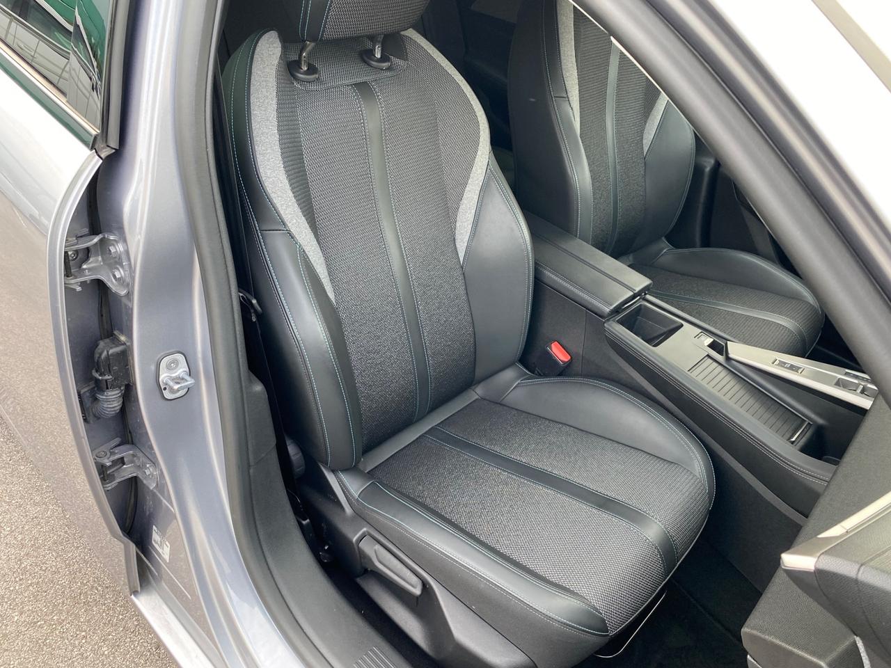 Peugeot 308 Berlina 1.5 130 S&S EAT8 Allure Pack