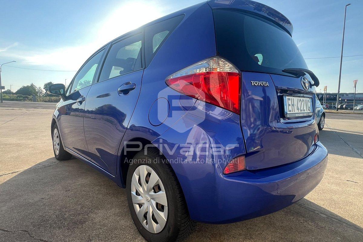 TOYOTA Verso-S 1.3 MT