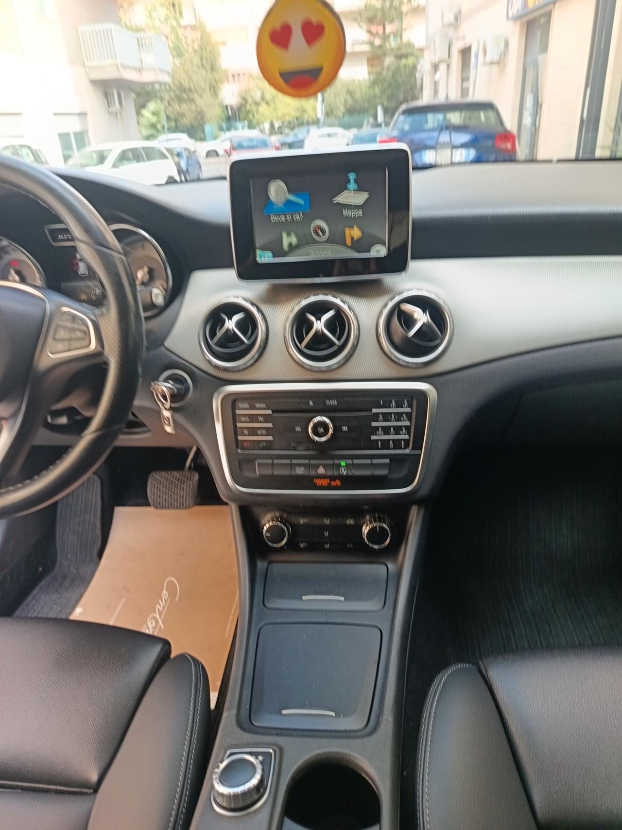 Mercedes GLA 200 D. Auto. Sport-Tetto-Full Opt