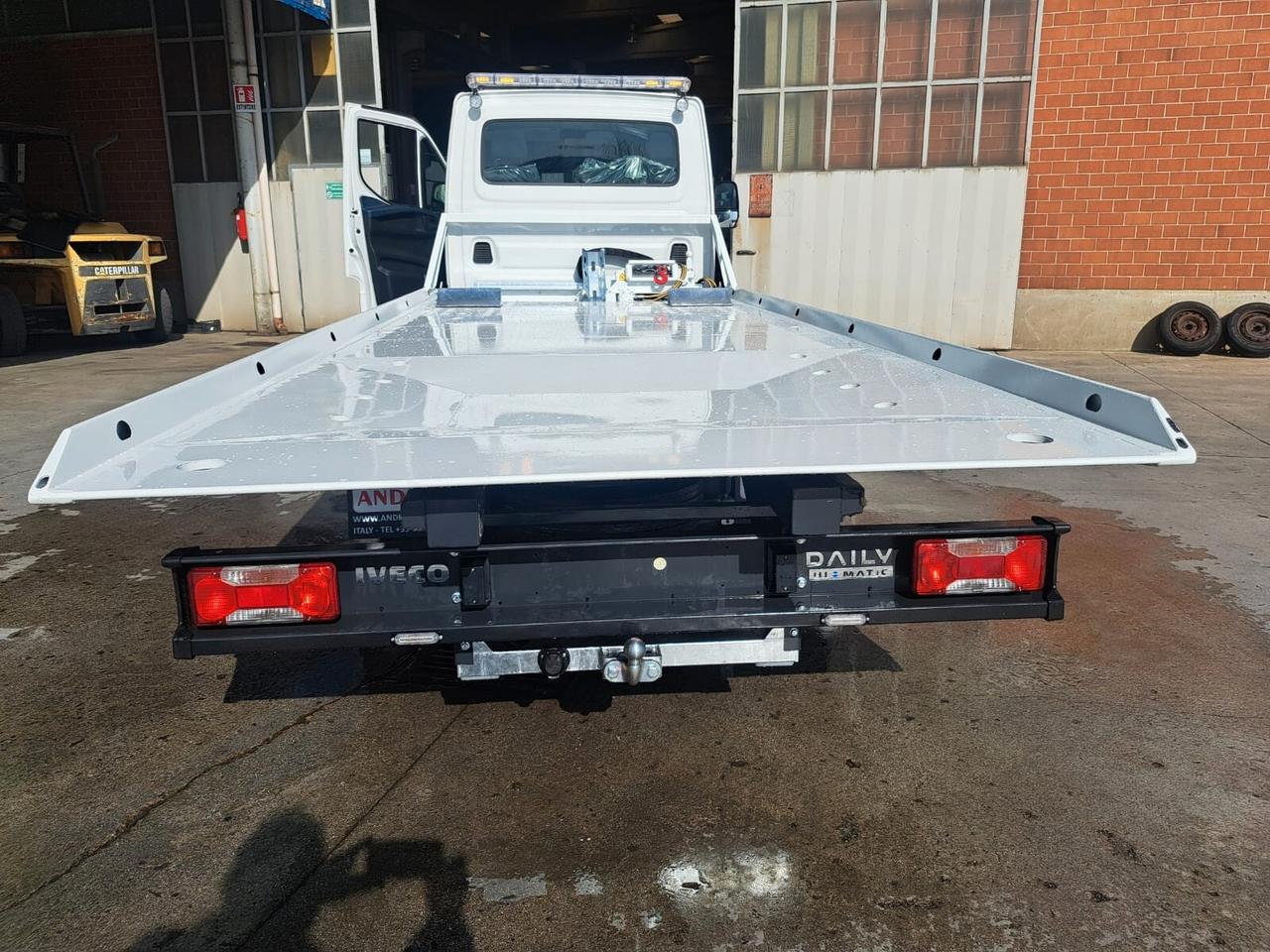 Carroattrezzi IVECO DAILY 35C18 anno 2024 nuovo km 0