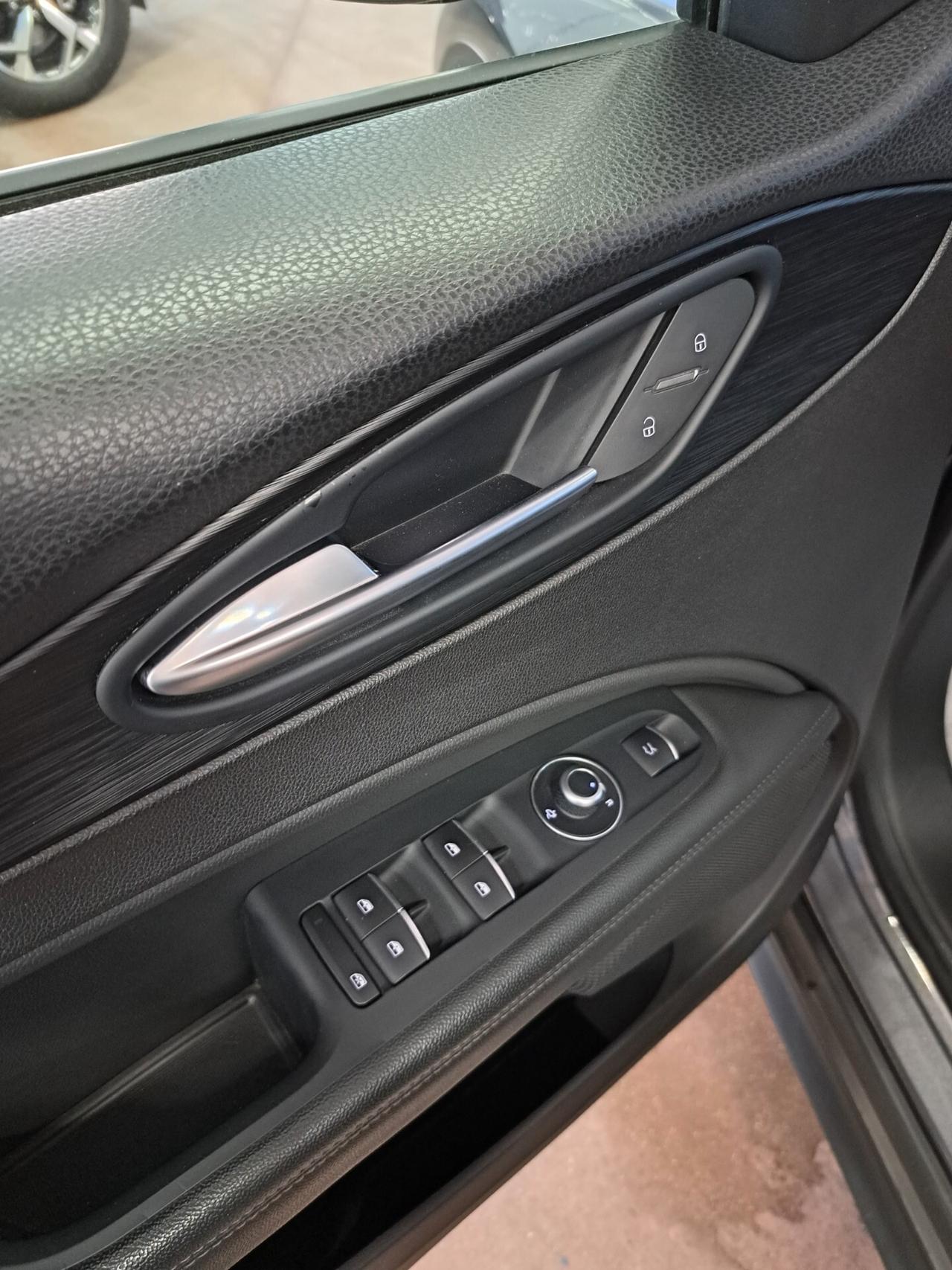 Alfa Romeo Stelvio 2.2 Turbodiesel 180 CV AT8 Q4 Business