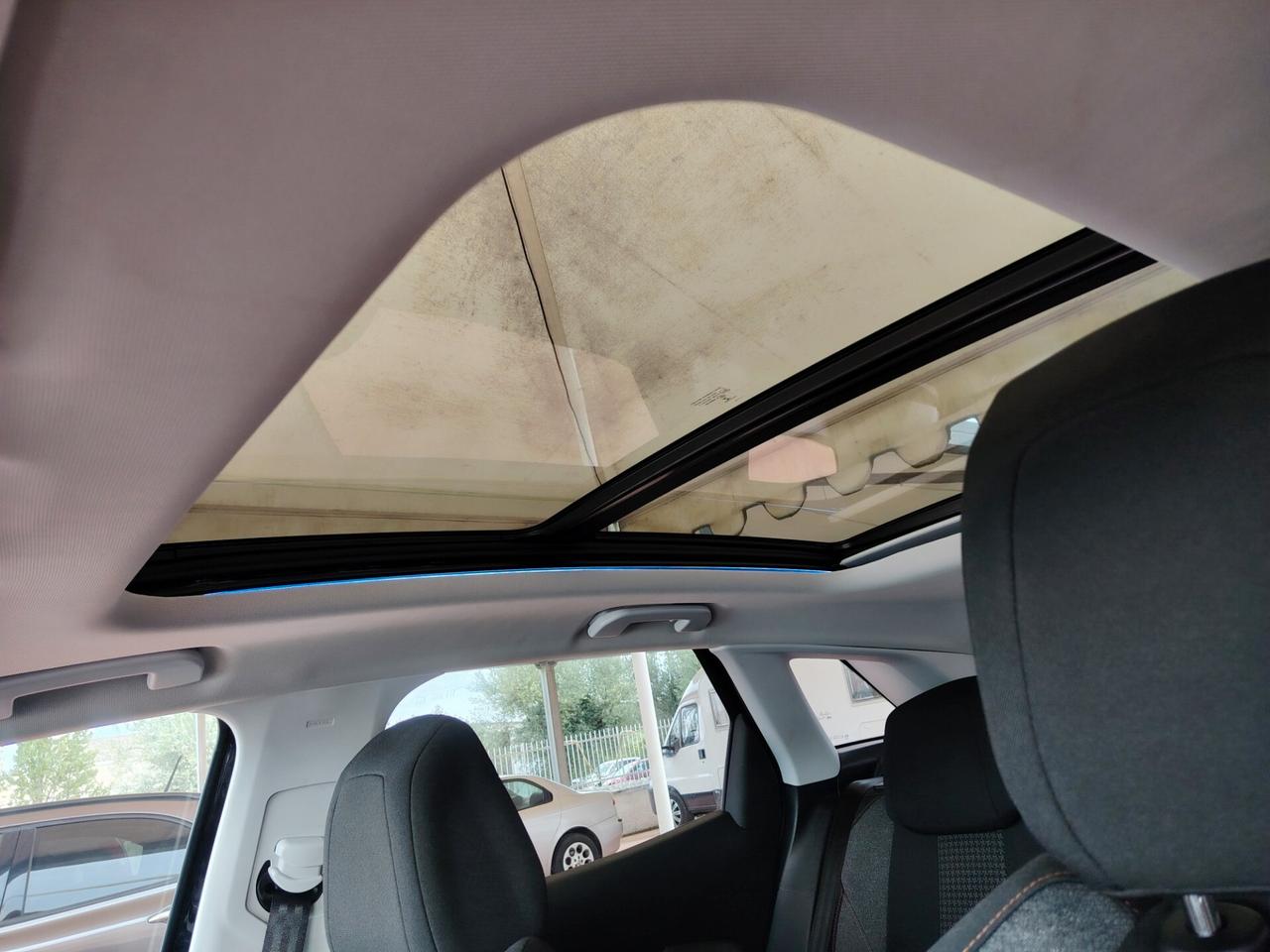 Peugeot 3008 BlueHDi 130 Business sport full opt tetto