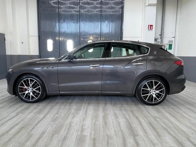Maserati Levante s q4 430cv
