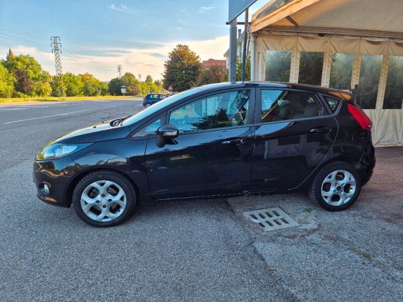 FORD Fiesta 6ª serie Bs Fiesta Ikon 1.4 TDCi 7...