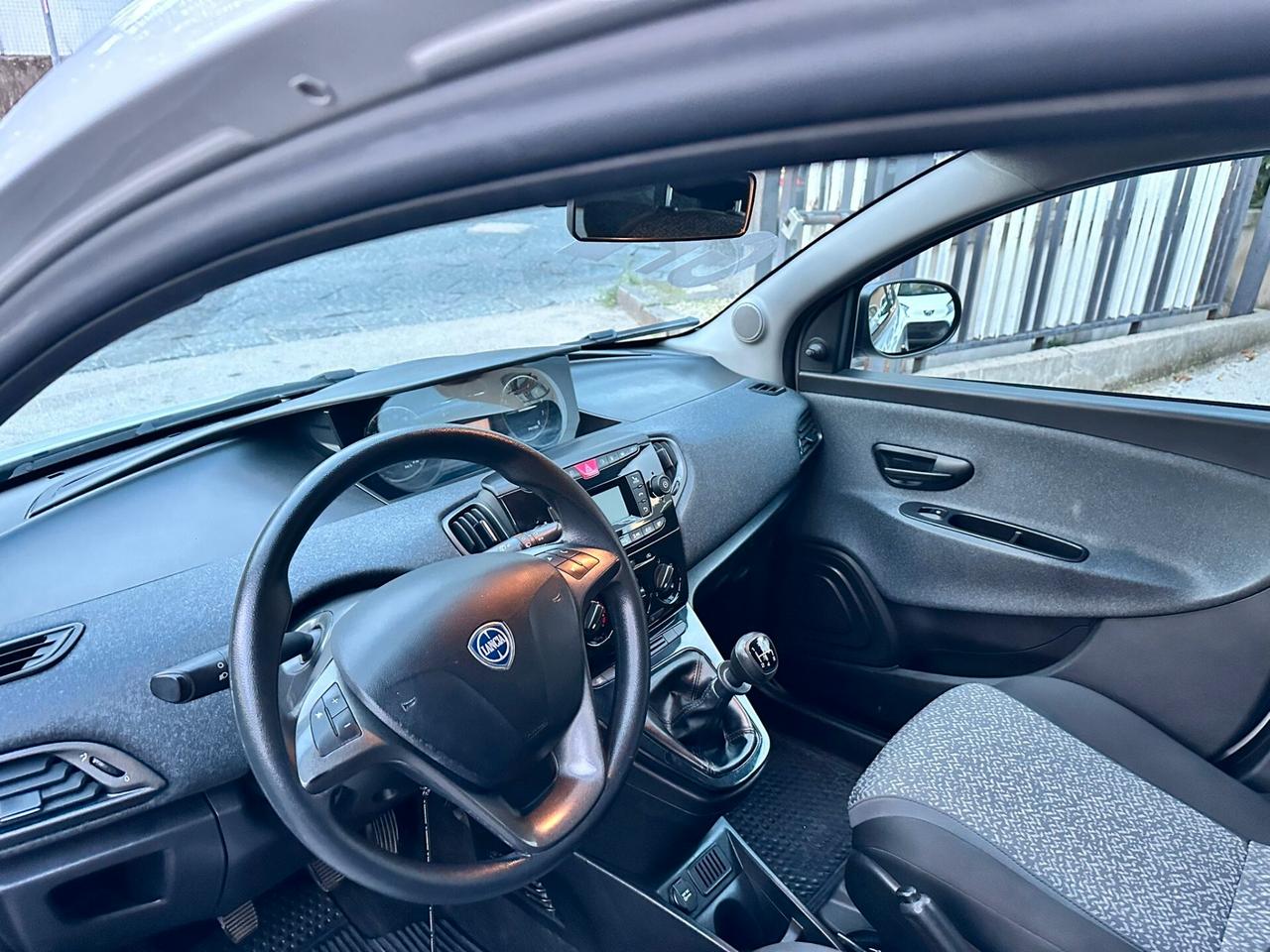 Lancia Ypsilon 1.2 69 CV 5 porte GPL Ecochic Elefantino Blu