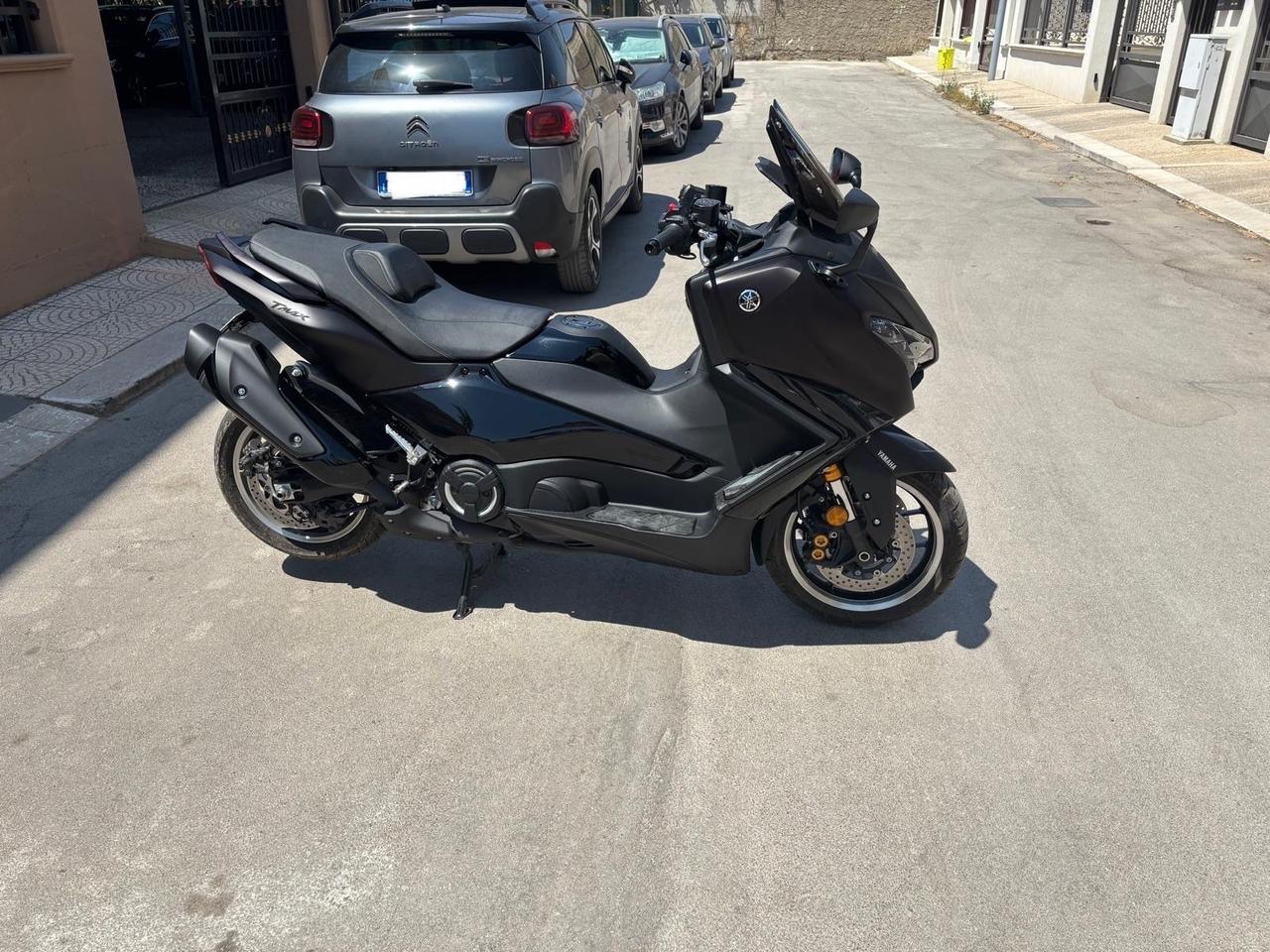 Yamaha T Max 560 TECH MAX DARK MAGMA