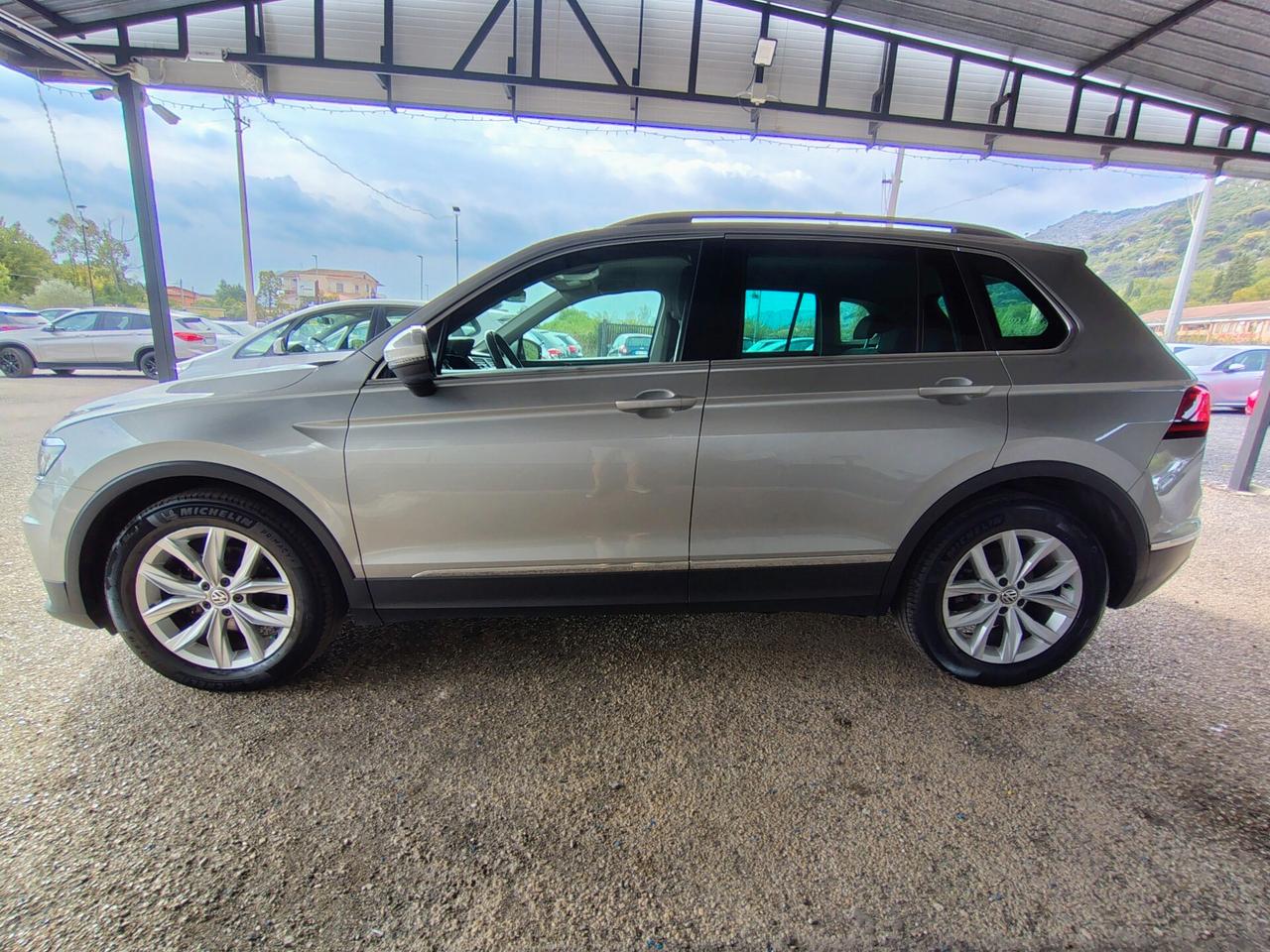 Volkswagen Tiguan 2.0 TDI SCR DSG 4MOTION Business BMT
