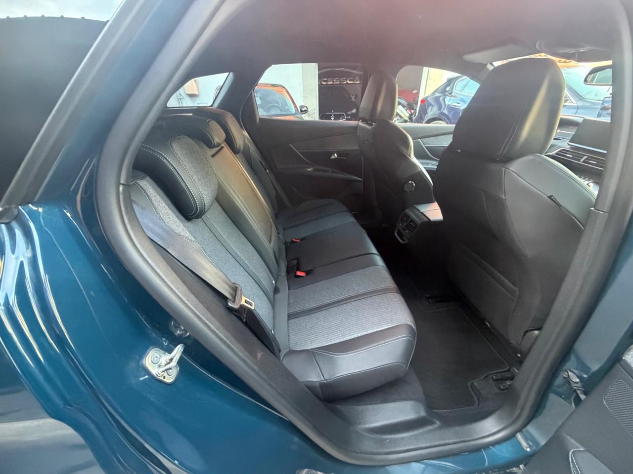 Peugeot 3008 Blue -HDi 130 S&S EAT8 Allure