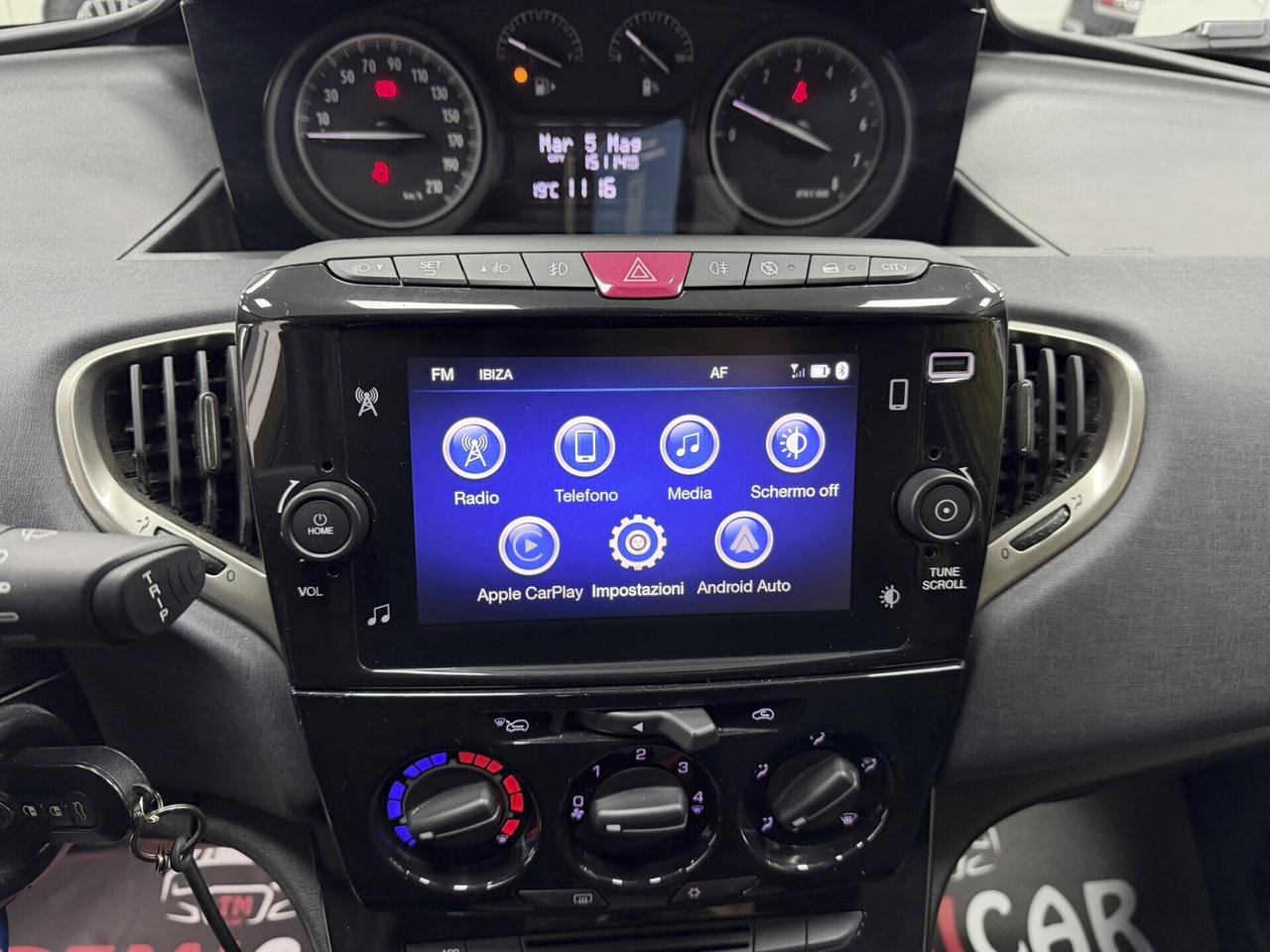 Lancia Ypsilon 1.0 FireFly 5 porte S&S Hybrid Ecochic Gold
