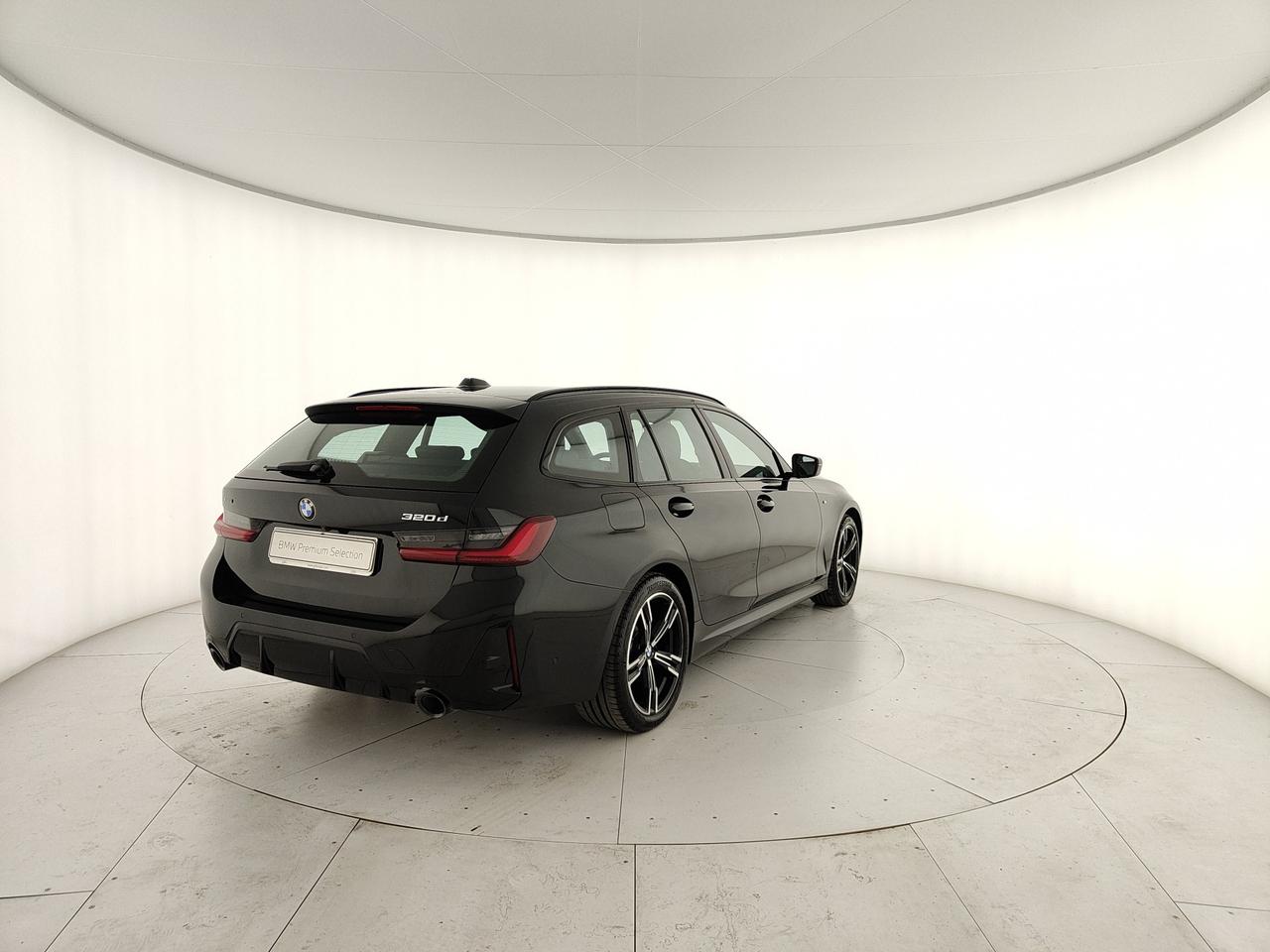 BMW 320d Touring mhev 48V xdrive MSport auto