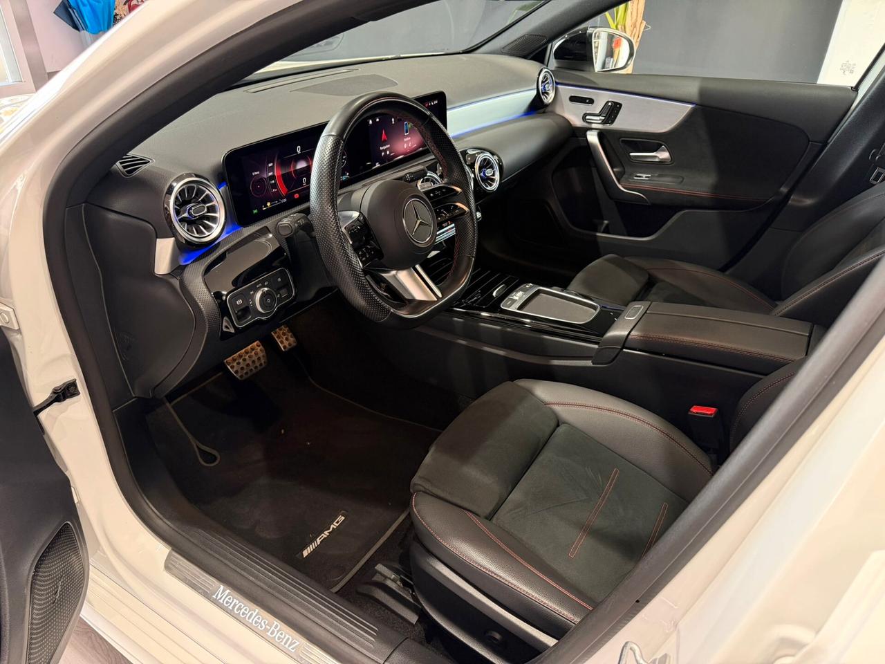 Mercedes-benz A 200d Premium AMG Plus Night Edition