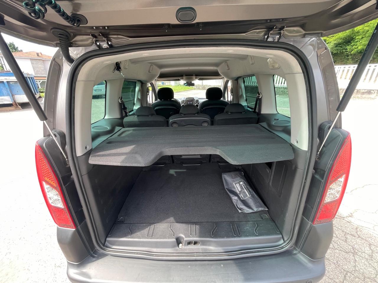 Peugeot Partner Tepee BlueHDi 100 Outdoor
