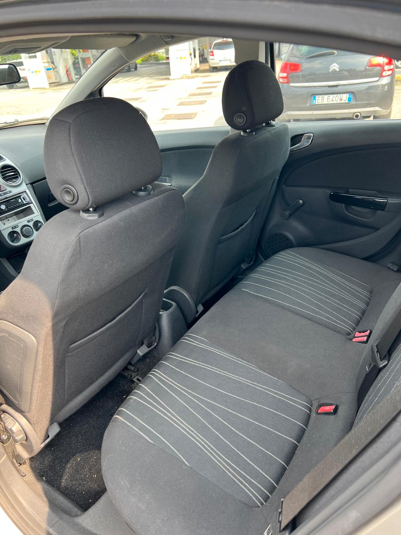Opel Corsa 1.4 16V 5 porte Cosmo