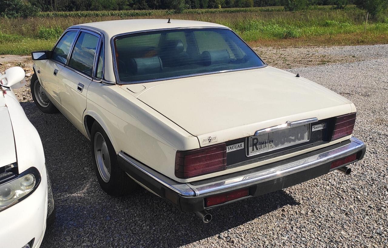 2 Jaguar d'Euro 2.500,00