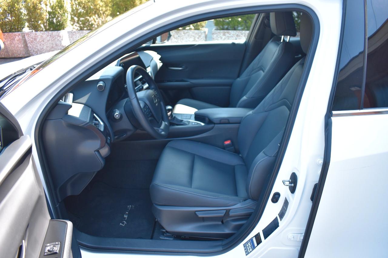 Lexus UX 250h Hybrid F-Sport 4wd Aut.