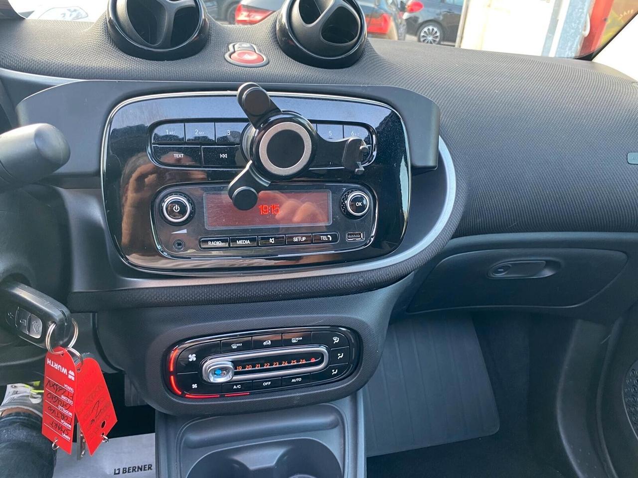Smart ForTwo 90 0.9 T twinamic cabrio Superpassion 33000 Km