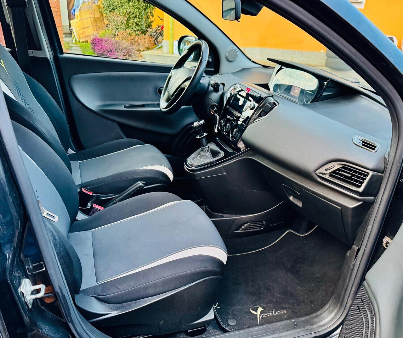 Lancia Ypsilon 1.2 69 CV 5 porte