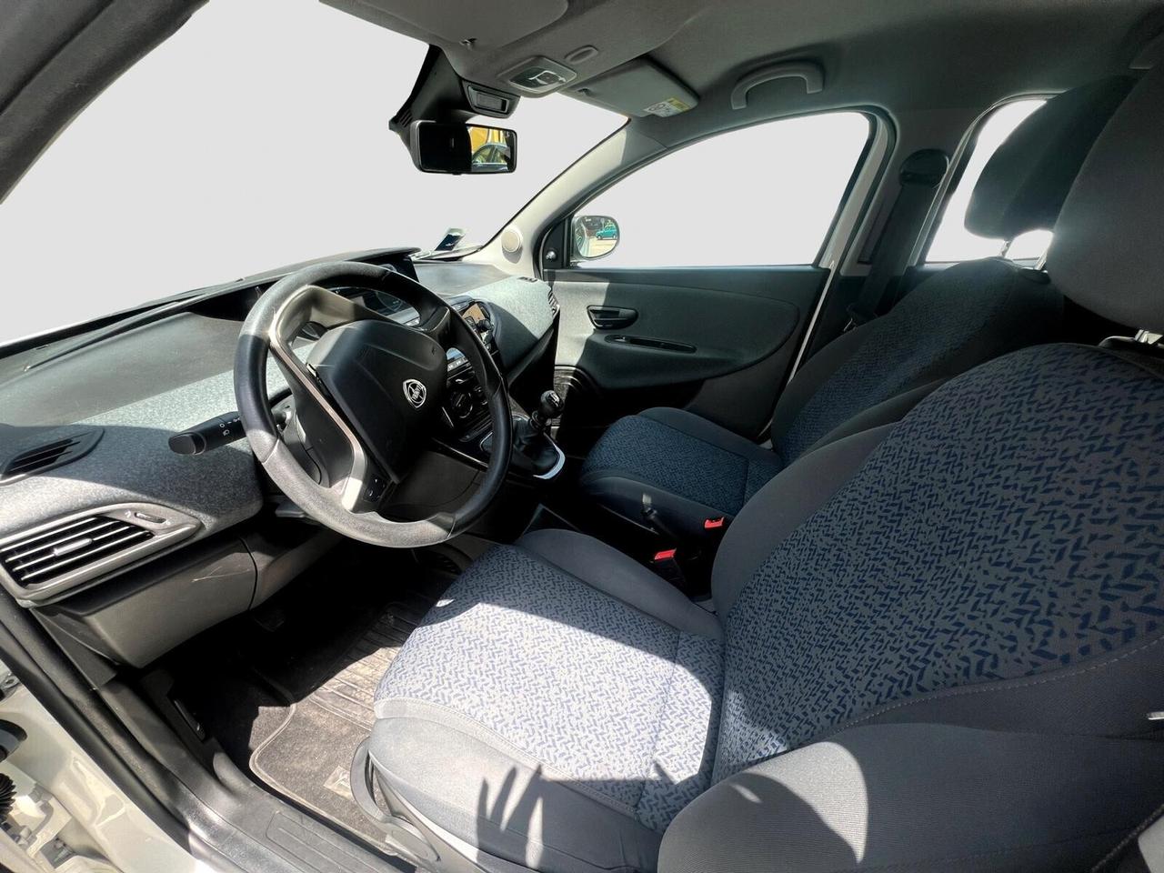 Lancia Ypsilon 1.0 FireFly 5 porte S&S Hybrid Ecochic A. Ferretti