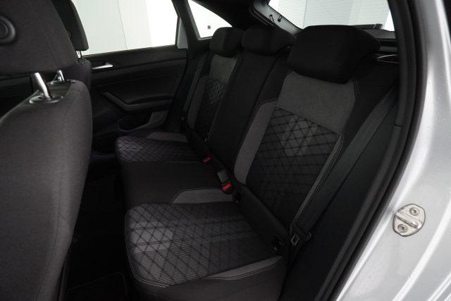 VOLKSWAGEN Taigo Taigo 1.0 TSI 110 CV DSG R-Line