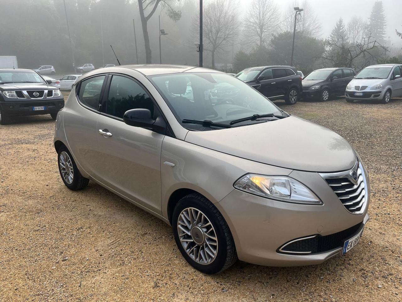 Lancia Ypsilon 1.3 Diesel - Neopatentati
