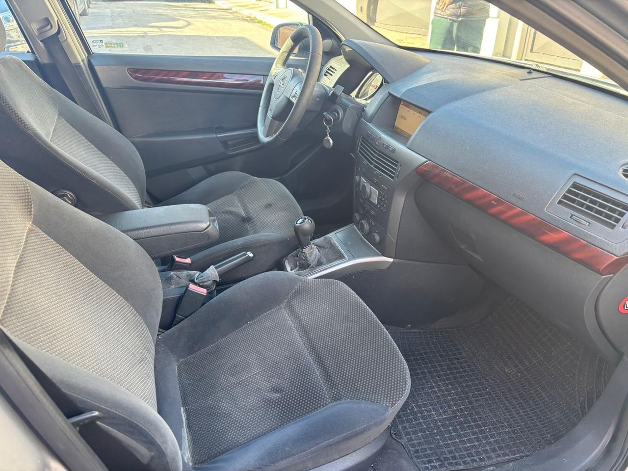 Opel Astra 1.9 16V CDTI 150CV 5 porte Cosmo