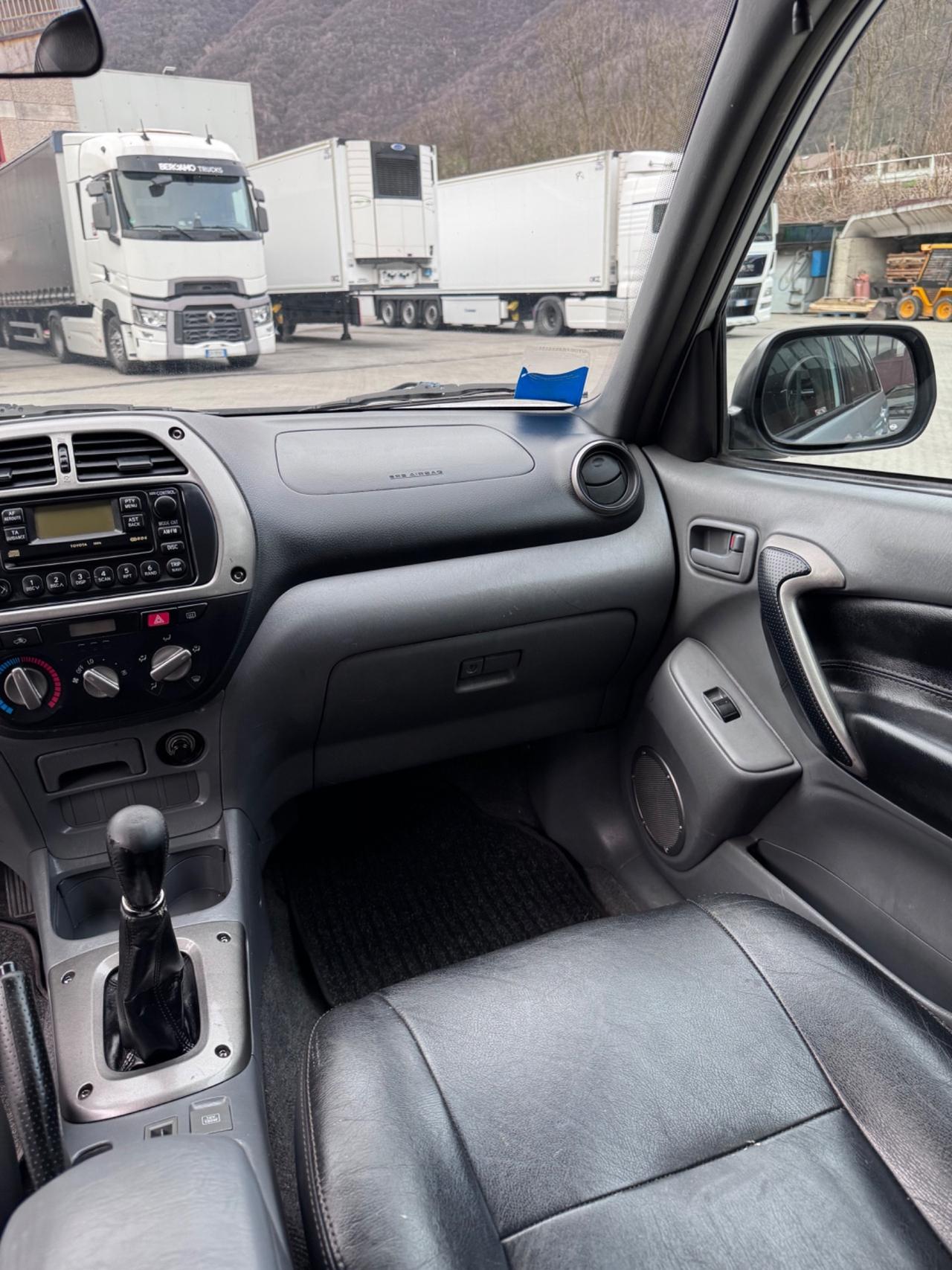 Toyota RAV 4 RAV4 2.0 Tdi D-4D cat 5 porte Sol