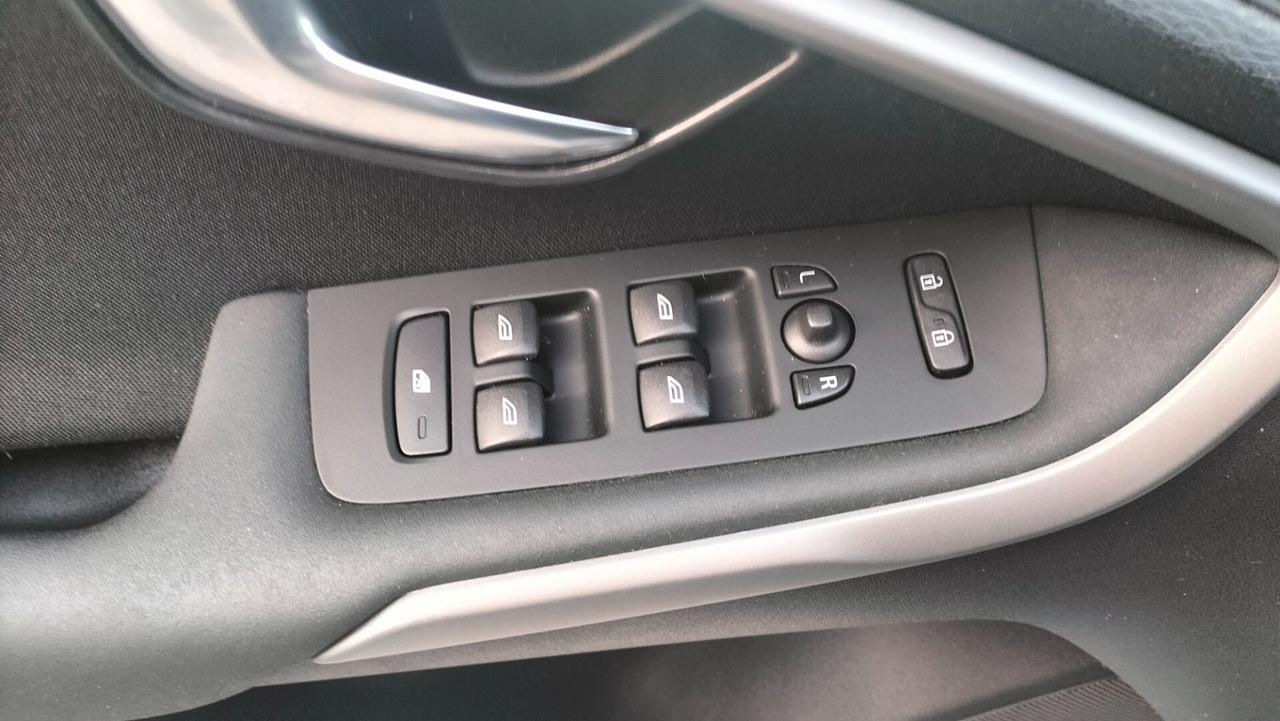 Volvo V40 D2 Momentum **130000KM** PREZZO REALE