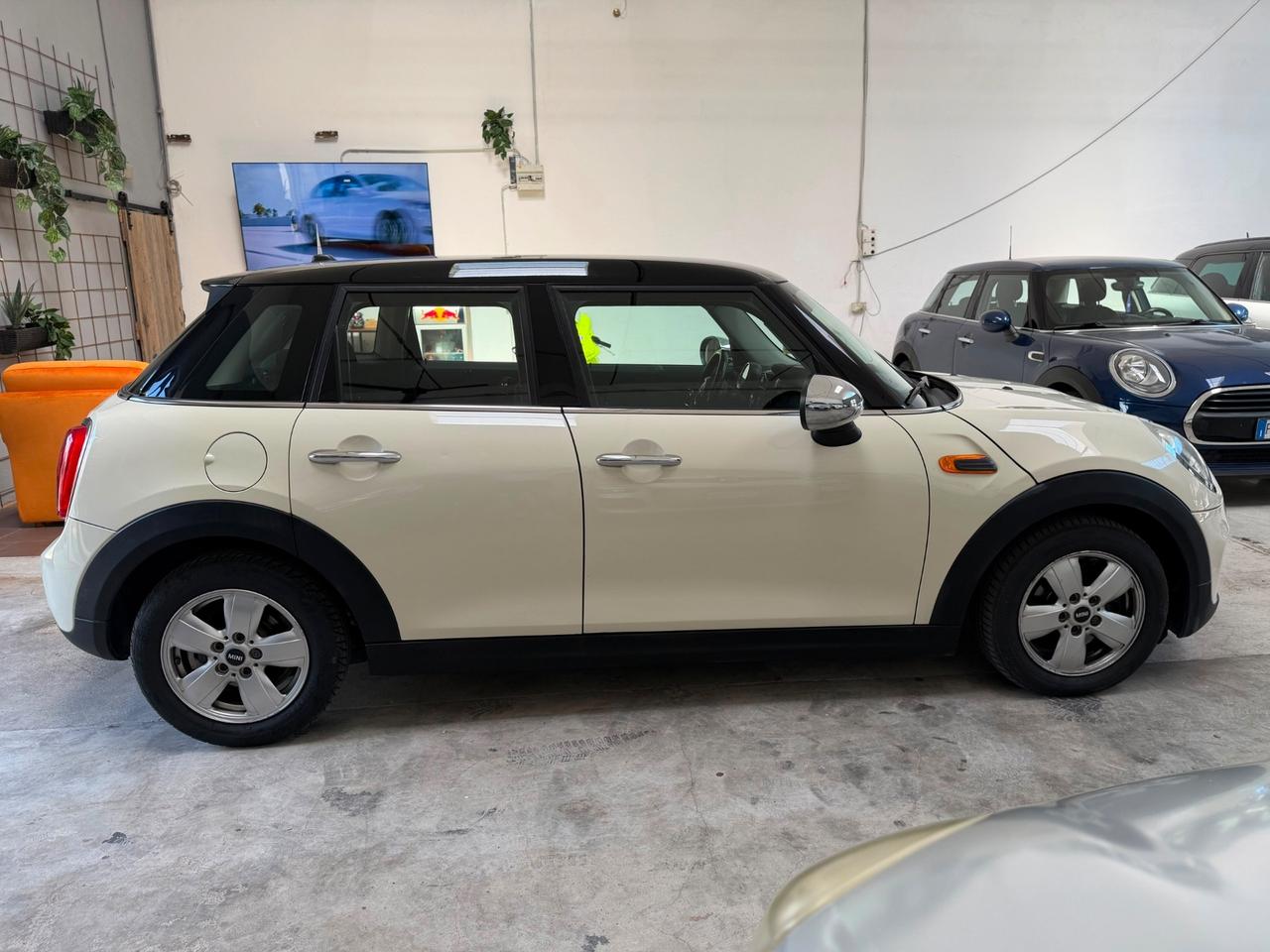 Mini 1.5 Cooper D 5 porte