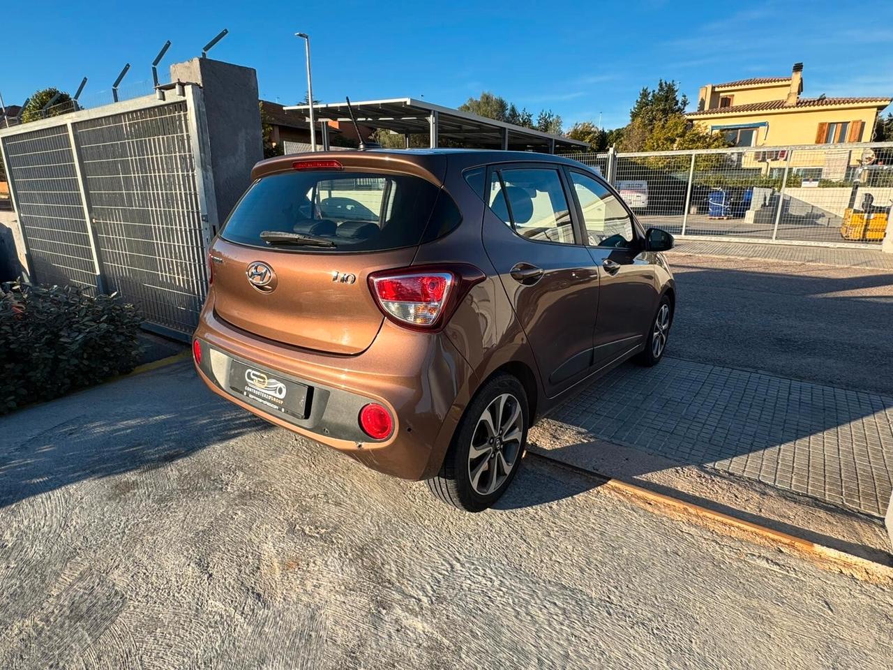 Hyundai i10 - NEOPATENTATI