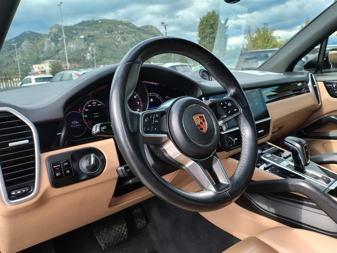 Porsche Cayenne 3.0 V6 "UNIPROPRIETARIO"