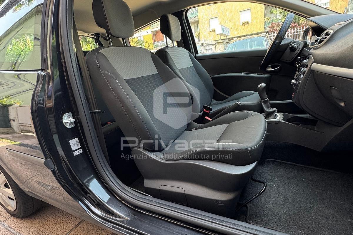 RENAULT Clio 1.2 16V 3 porte Dynamique