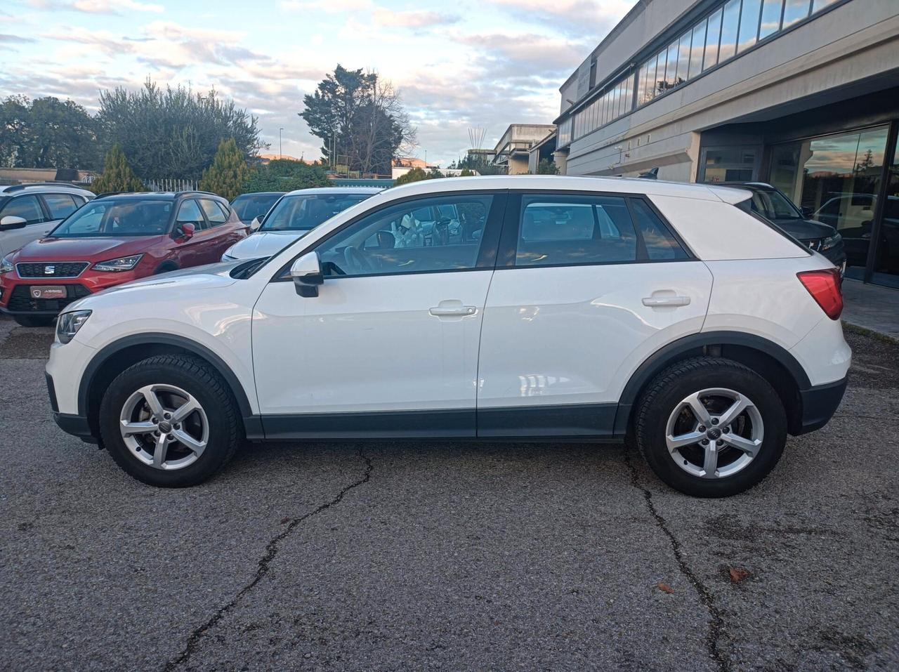 Audi Q2 30 TFSI Business