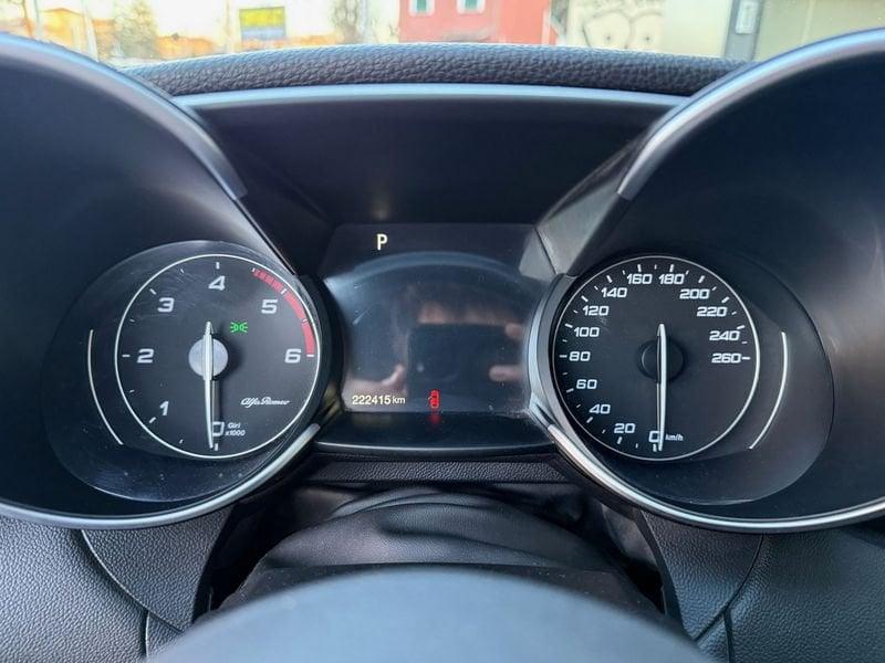 Alfa Romeo Giulia Giulia 2.2 Turbodiesel 180 CV AT8 Super