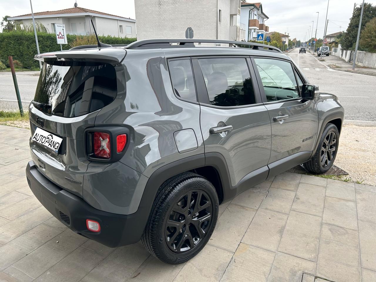 Jeep Renegade 1.6 Mjt DDCT 120 CV Night Eagle