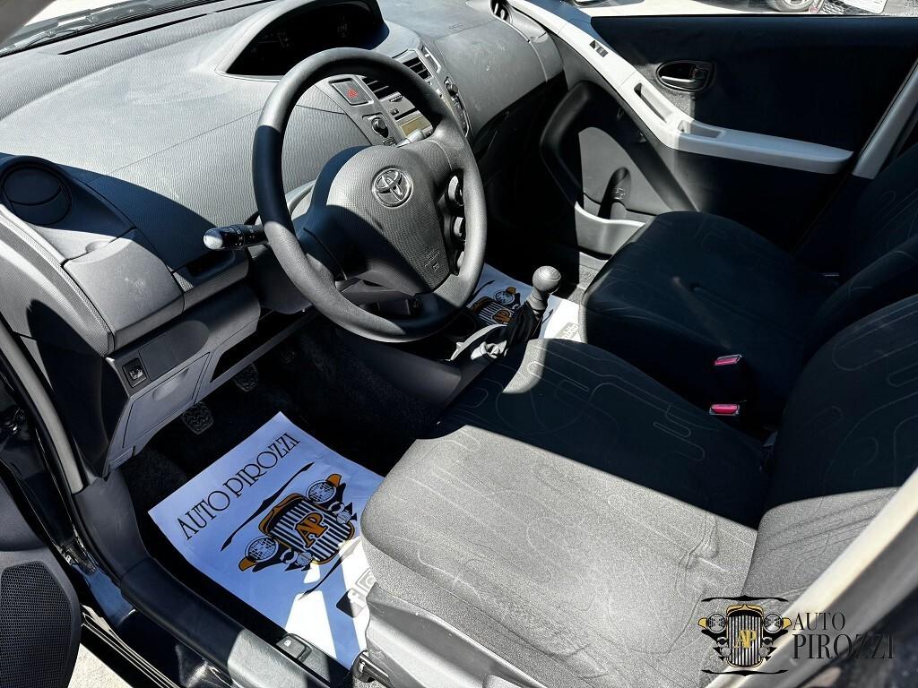 TOYOTA YARIS 1.0 BENZINA ANNO 2011 CON 130000Km