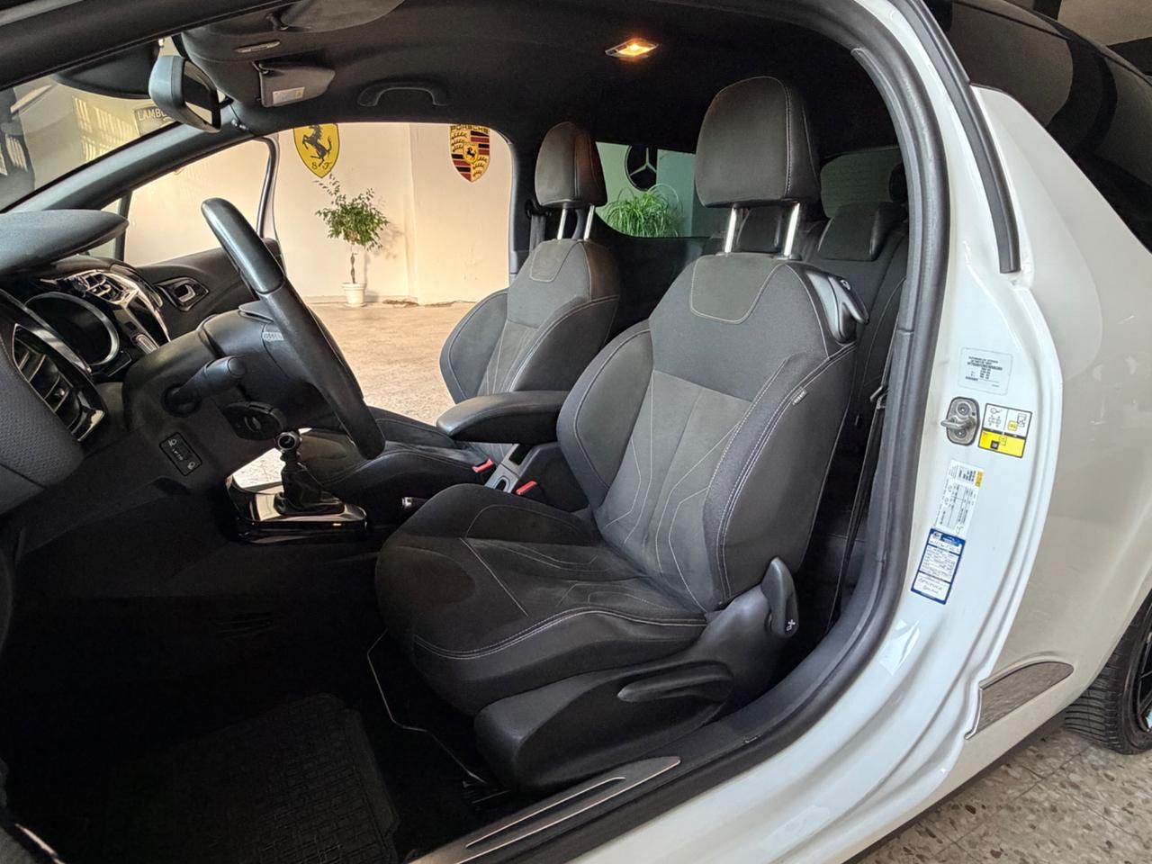 Ds DS3 1.6 Diesel 120 Performance Line 2016