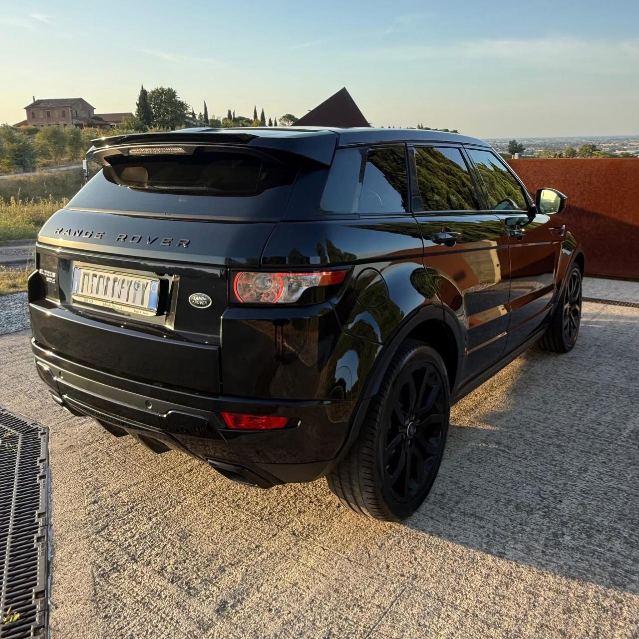Land Rover Range Evoque 2.2 TD4 5p. Pure