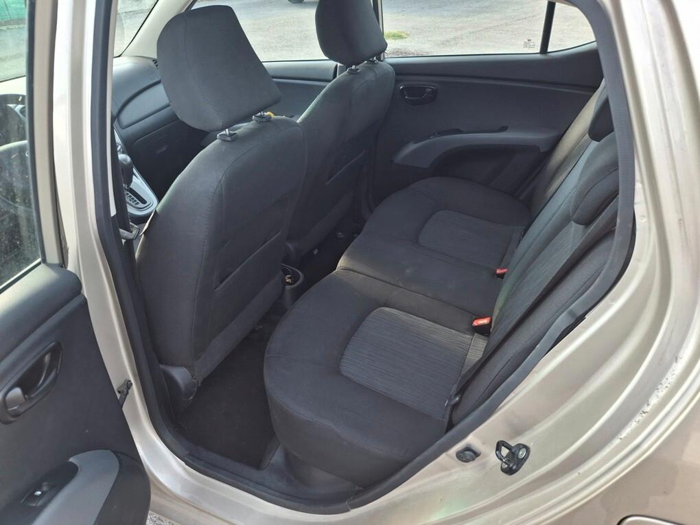 Hyundai i10 1.1 CAMBIO AUTOMATICO