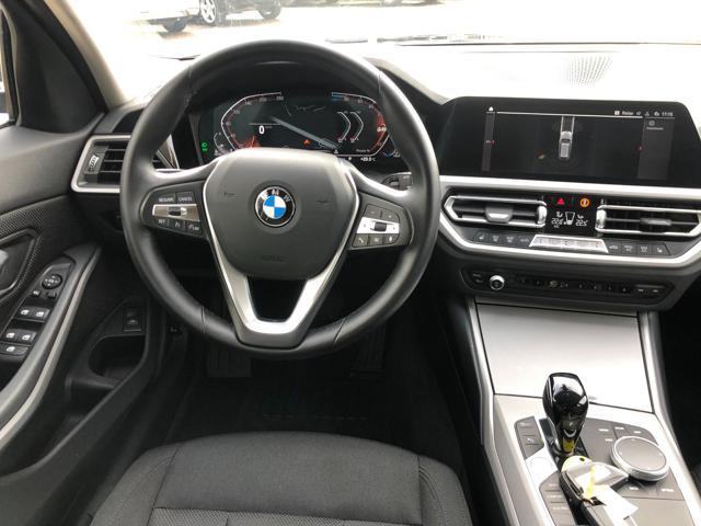 BMW 320 d 48V xDrive Touring Business Advantage