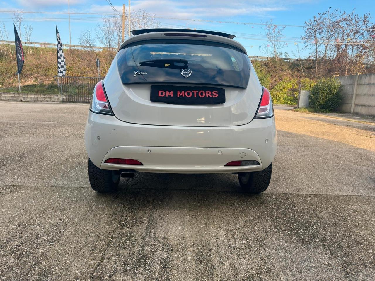 Lancia Ypsilon 1.2 69 CV 5 porte Platinum