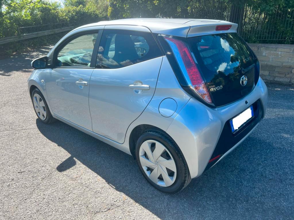Toyota Aygo 5 Porte Aygo 5p 1.0 x-pure m-mt