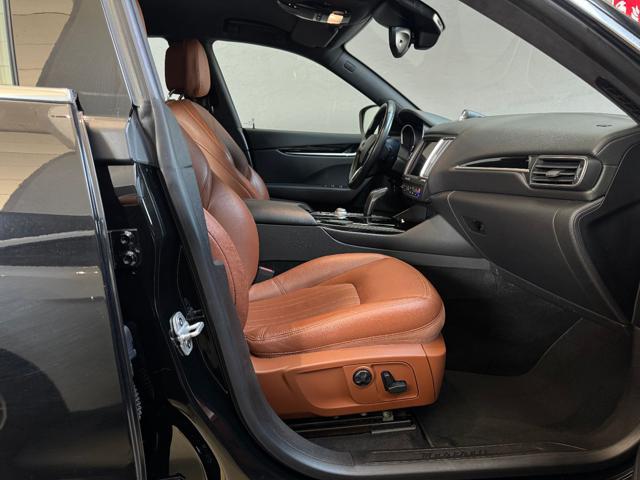 MASERATI Levante V6 Diesel 275 CV AWD Gransport CERCHI 21"