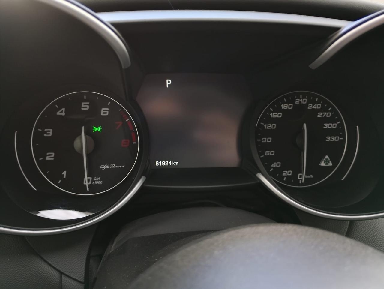 Alfa Romeo Giulia 2.9 V6 Bi-Turbo AT8 Quadrifoglio